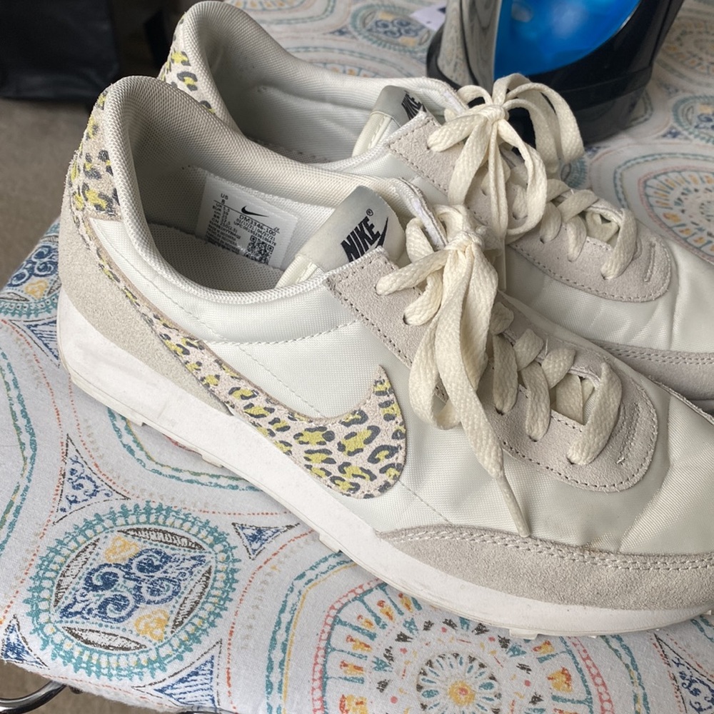 Size 8 cheeta Nikes